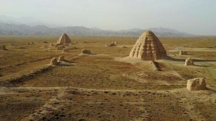 2-ruiny-hara-hoto-mongoliya.jpg
