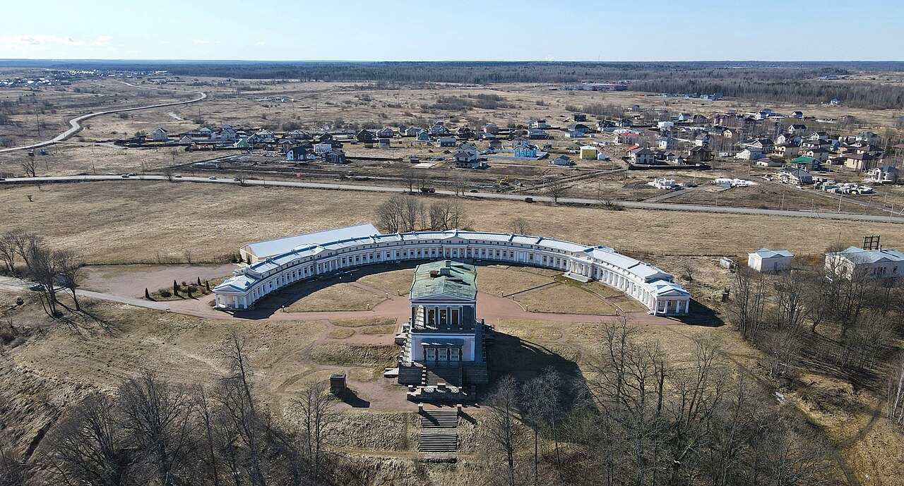 Belvedere_(Peterhof)_aerial_view_01 (1).jpg