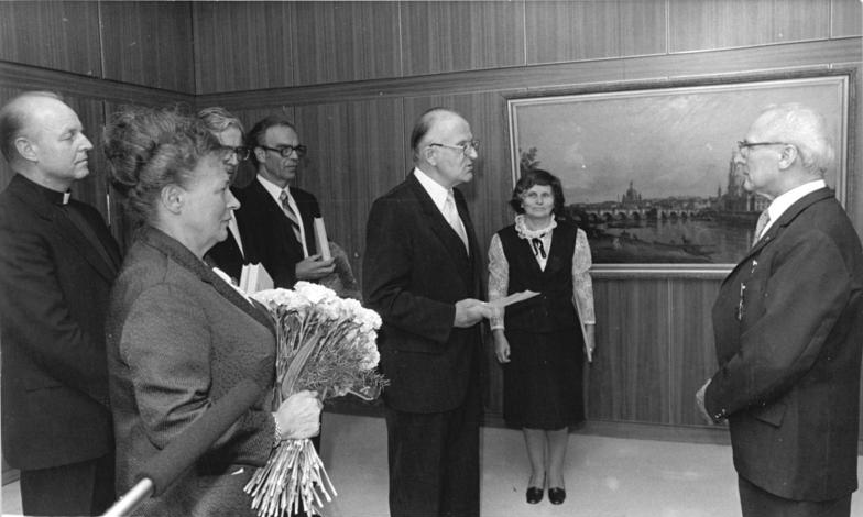 Bundesarchiv_Bild_183-1982-0825-113,_Berlin,_70._Geburtstag_Erich_Honecker.jpg