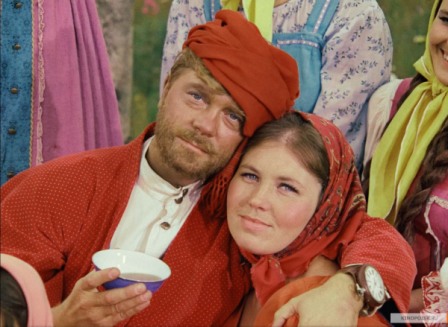 kinopoisk.ru-Beloe-solntse-pustyni-2417568.jpg