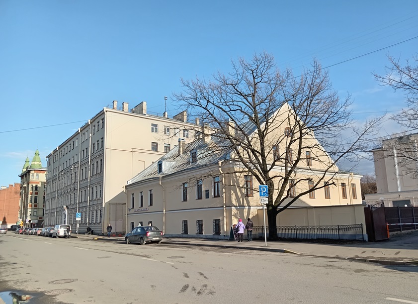 Камская 16 Дом поломника.jpg